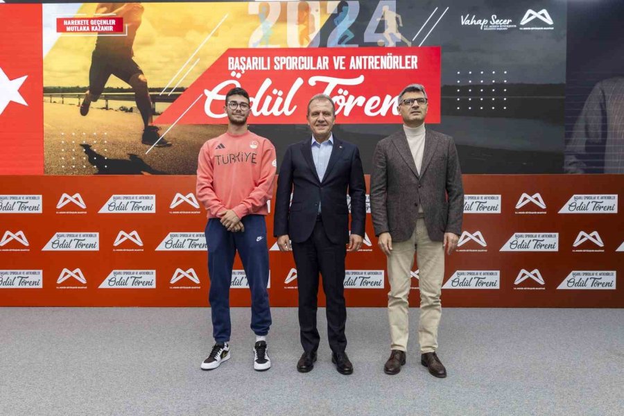 Mersin’de Başarılı Sporcular Ve Antrenörler Ödüllendirildi