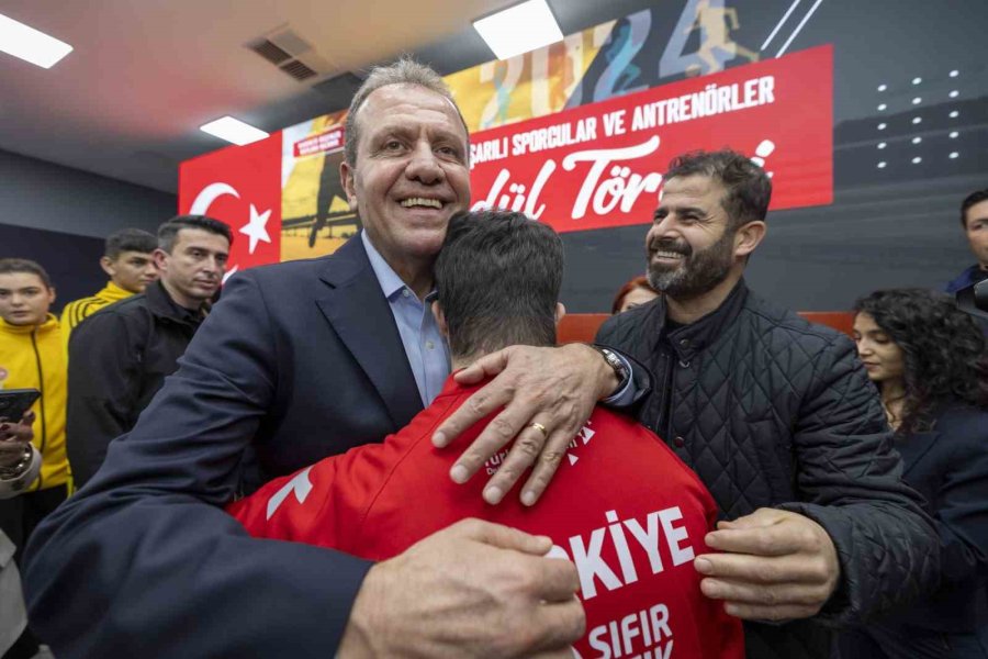 Mersin’de Başarılı Sporcular Ve Antrenörler Ödüllendirildi