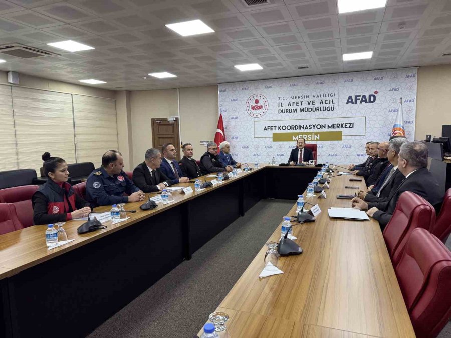 Mersin Valisi Pehlivan: "bu Gece İtibarıyla 7 Bin 121 Personelimiz Görevinin Başında Olacak"