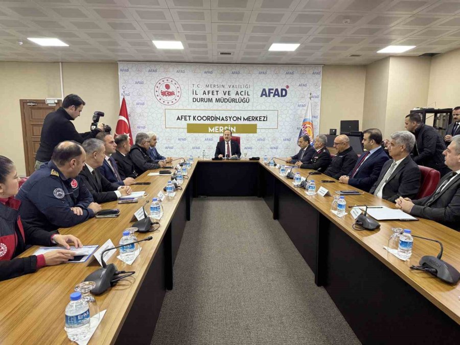 Mersin Valisi Pehlivan: "bu Gece İtibarıyla 7 Bin 121 Personelimiz Görevinin Başında Olacak"