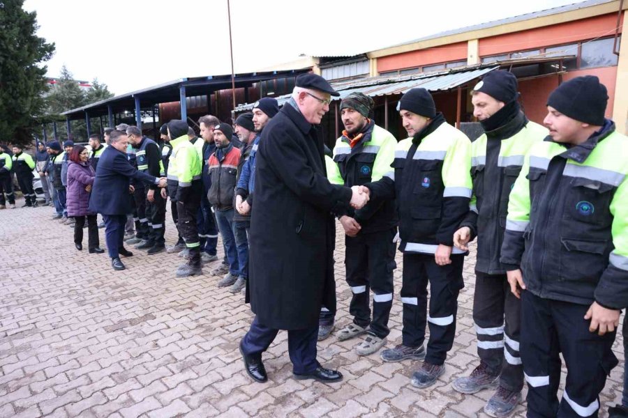 Başkan Kurt Personelin Yeni Yılını Kutladı