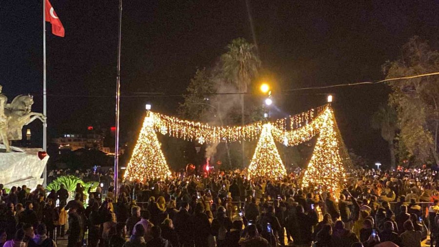 2025’i Denizde Karşıladılar: "deniz Çok Sıcak, Terledik”