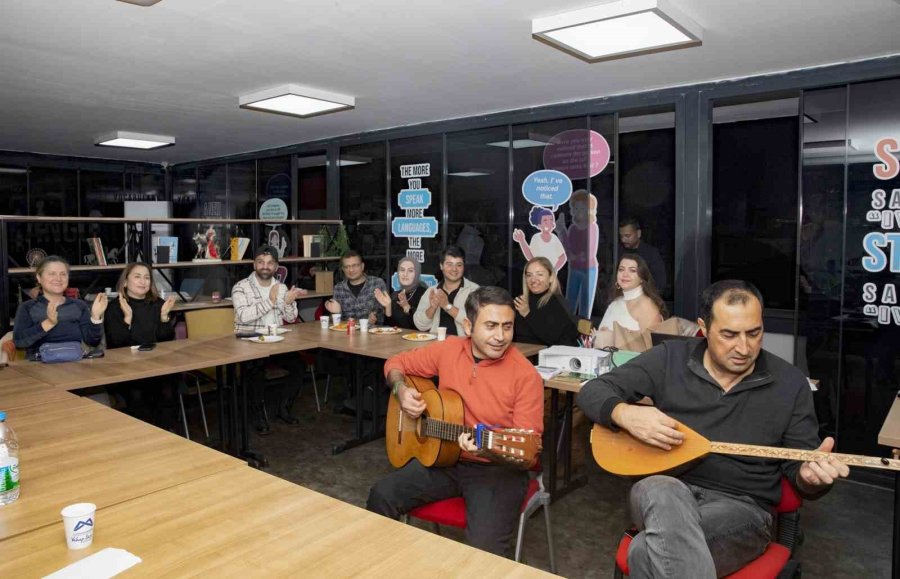 Emekliler, Yeni Yıla Emekli Evlerinde Girdi