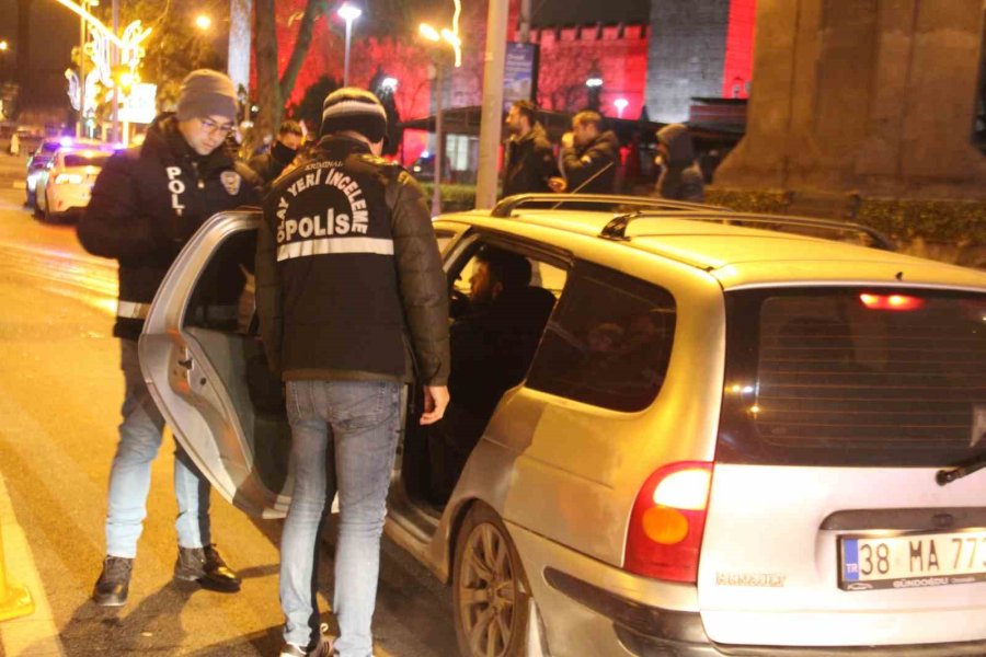 Kayseri’de Yılbaşında Araç Ve Yayalar Denetlendi