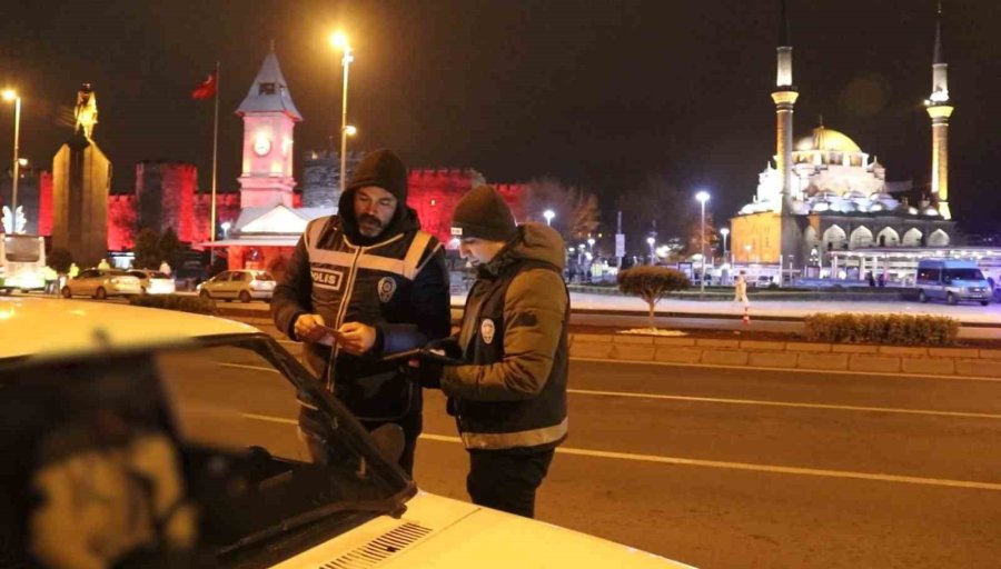 Kayseri Emniyeti’nden ’yılbaşı’ Uygulamaları: 15 Bin 569 Kişi Sorgulandı