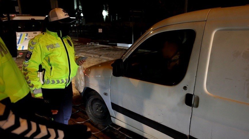 Alkollü Sürücü İle Yer Değiştirdi, Fark Edip Asıl Sürücüye Ceza Kesen Polise “itiraz Etmiyoruz Ayıp” Dedi