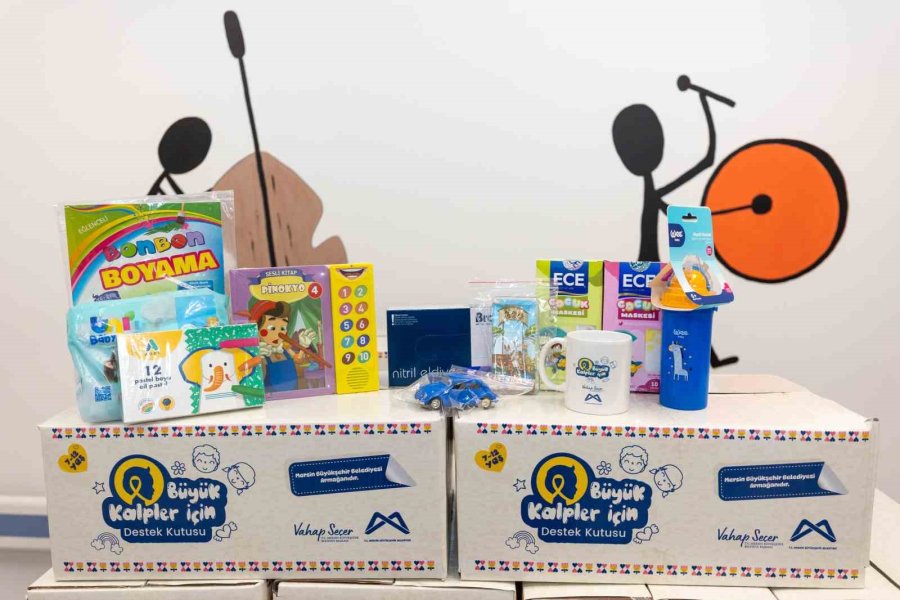 Onkoloji Bölümünde Tedavi Gören Çocuklara Yeni Yıl Hediyesi