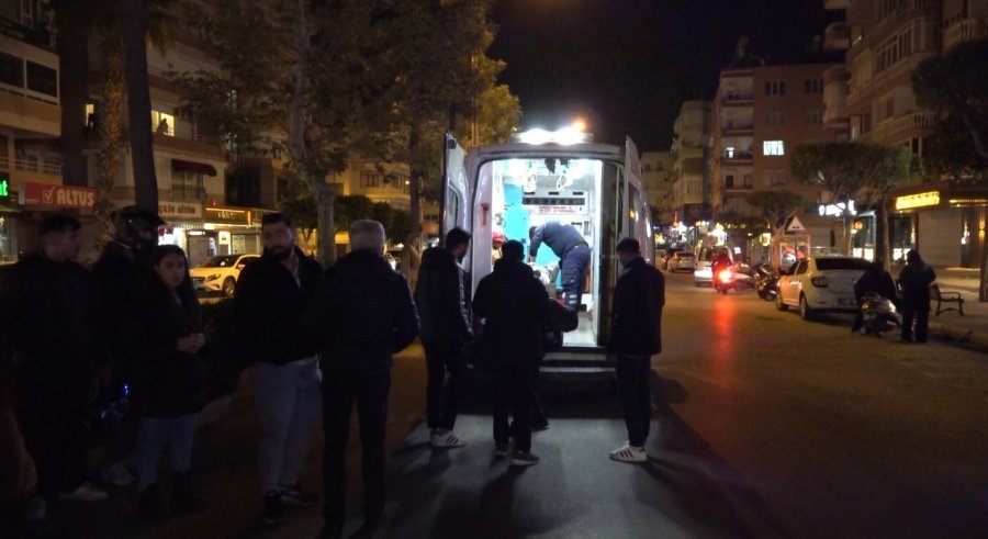Alanya’da Motosikletin Çarptığı Yaya Yaralandı