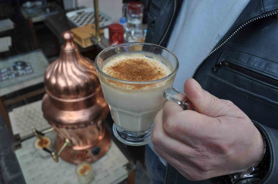 Soğuk Havalarda Hem Eli Hem De İçi Isıtıyor