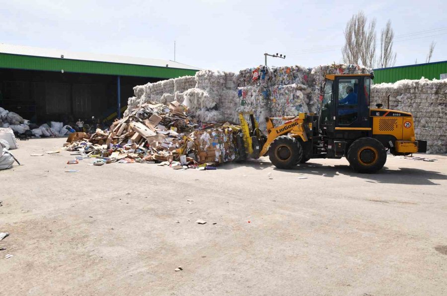 Tepebaşı’nda 6 Milyon 633 Bin 494 Kilogram Atık Toplanarak Geri Dönüştürüldü