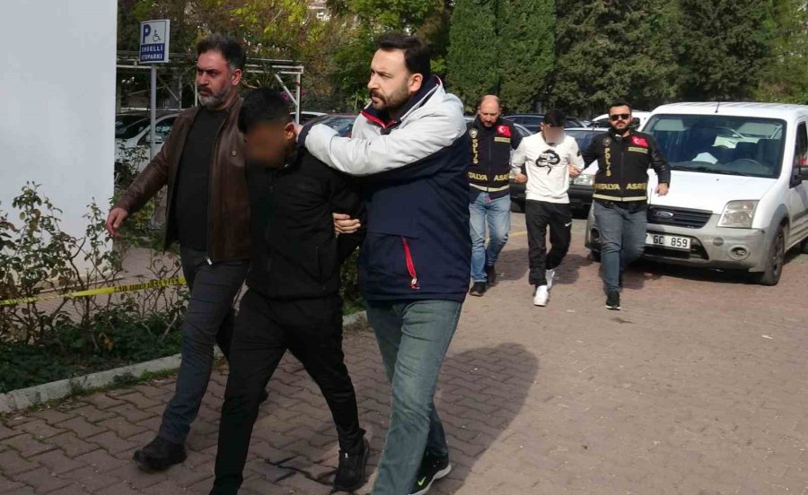 Ölümle Sonuçlanan Hasarlı Kaza Tartışması Şüphelisi 4 Kişi Adliyeye Sevk Edildi