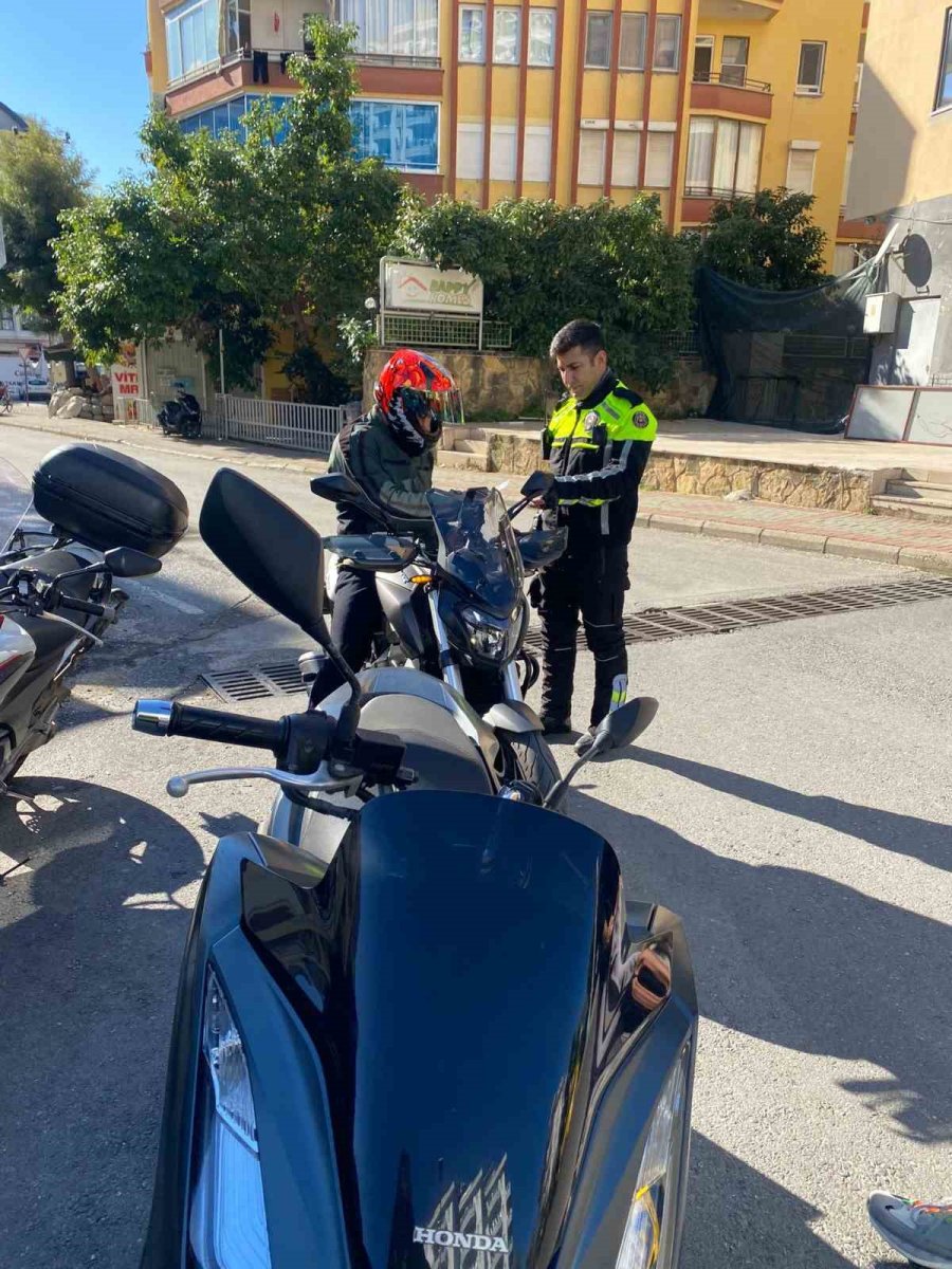 Alanya’da Sürücülere 1 Günde 2 Milyon 700 Bin 560 Tl Para Cezası