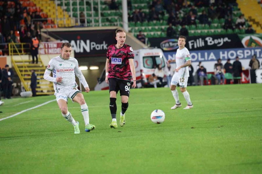 Trendyol Süper Lig: Alanyaspor: 2 - Konyaspor: 1 (maç Sonucu)