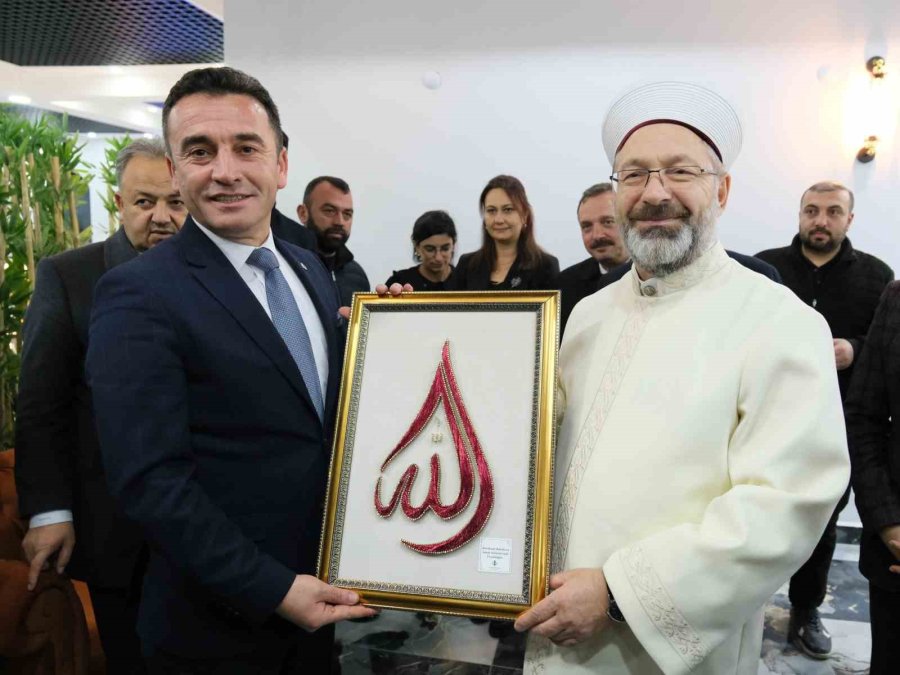Tarihi Ulu Camii’de Regaip Kandili Özel Programı İle Tarihi Bir Gün Yaşandı