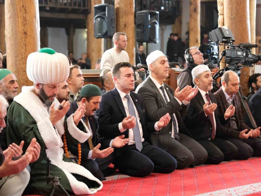 Tarihi Ulu Camii’de Regaip Kandili Özel Programı İle Tarihi Bir Gün Yaşandı