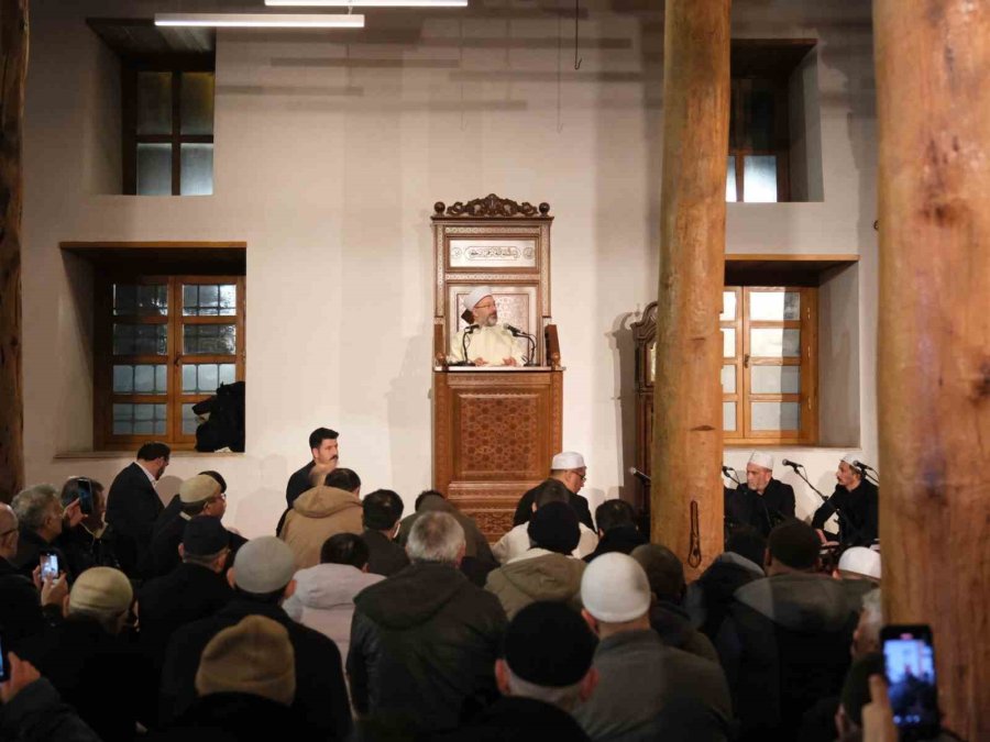Tarihi Ulu Camii’de Regaip Kandili Özel Programı İle Tarihi Bir Gün Yaşandı