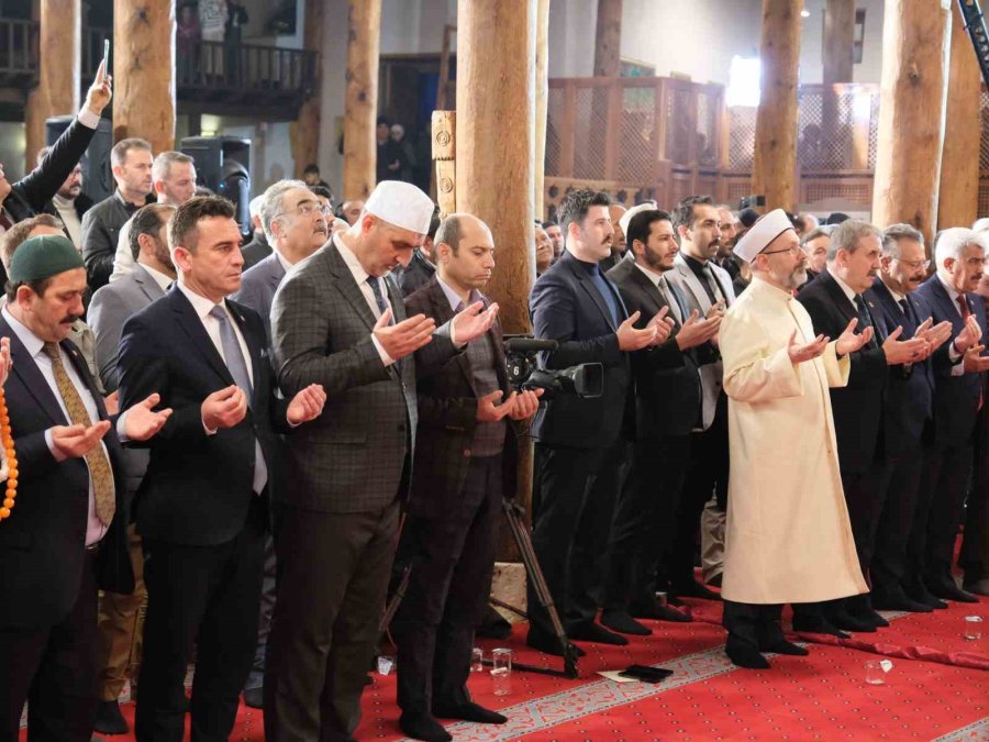 Tarihi Ulu Camii’de Regaip Kandili Özel Programı İle Tarihi Bir Gün Yaşandı