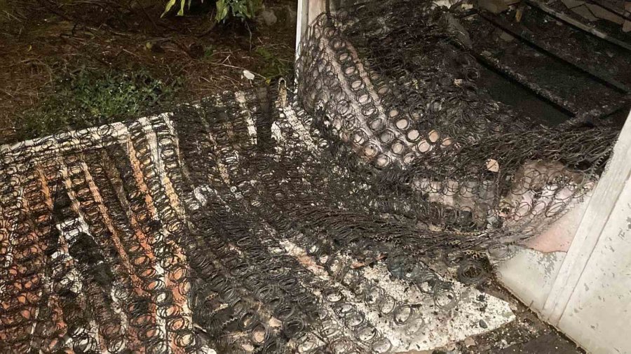 Mersin’de Ev Yangınında 1 Kişi Hayatını Kaybetti