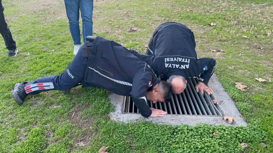 ‘kanalizasyonda Çocuk Var’ İhbarı Polis, İtfaiye Ve Sağlık Ekiplerini Alarma Geçirdi