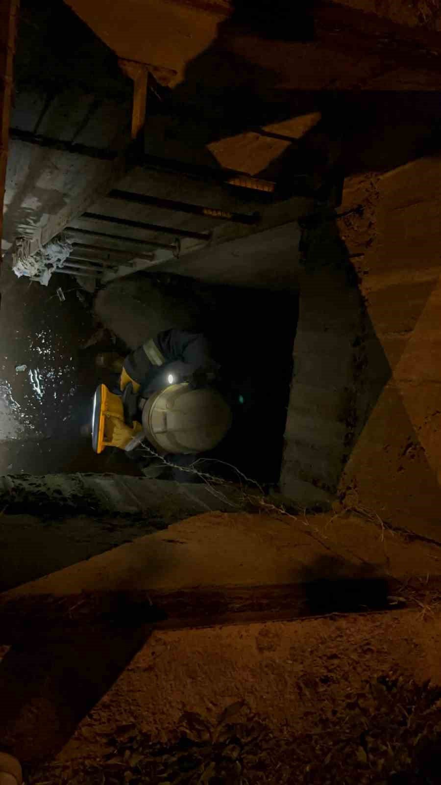 ‘kanalizasyonda Çocuk Var’ İhbarı Polis, İtfaiye Ve Sağlık Ekiplerini Alarma Geçirdi