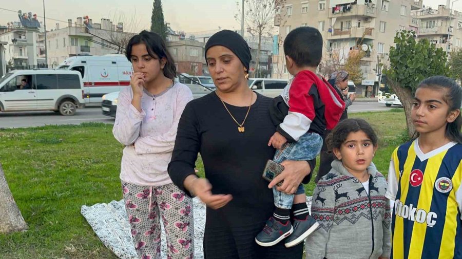 ‘kanalizasyonda Çocuk Var’ İhbarı Polis, İtfaiye Ve Sağlık Ekiplerini Alarma Geçirdi