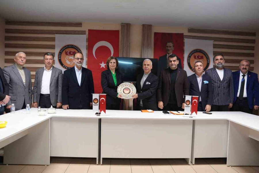 Başkan Ünlüce, Eskişehir Dost Dernekler Federasyonu’nu Ziyaret Etti