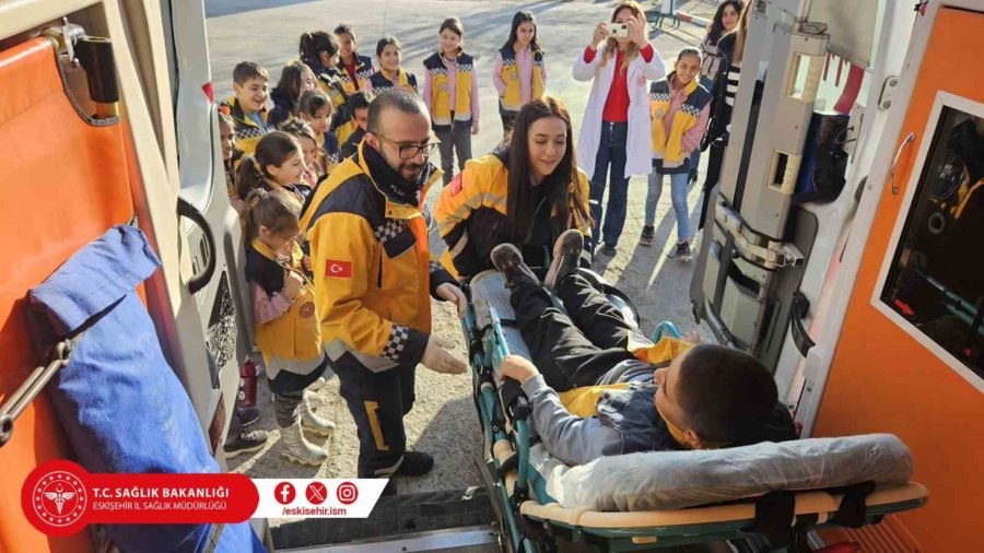 İlkokul Öğrencilerine 112’nin Acil Durumlarda Nasıl Kullanılacağı Anlatıldı