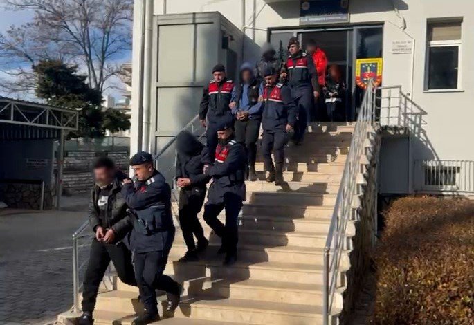 Mersin’de Uyuşturucu Operasyonu: 5 Tutuklu