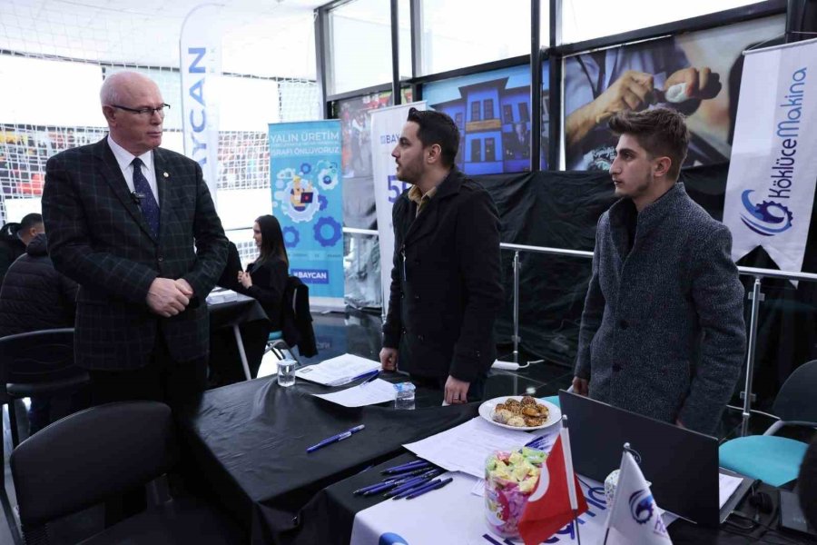 İstihdam Fuarı’nda 350 Kişiye İstihdam Sağlandı