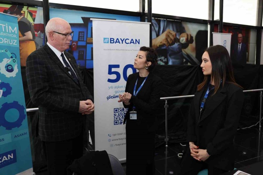 İstihdam Fuarı’nda 350 Kişiye İstihdam Sağlandı