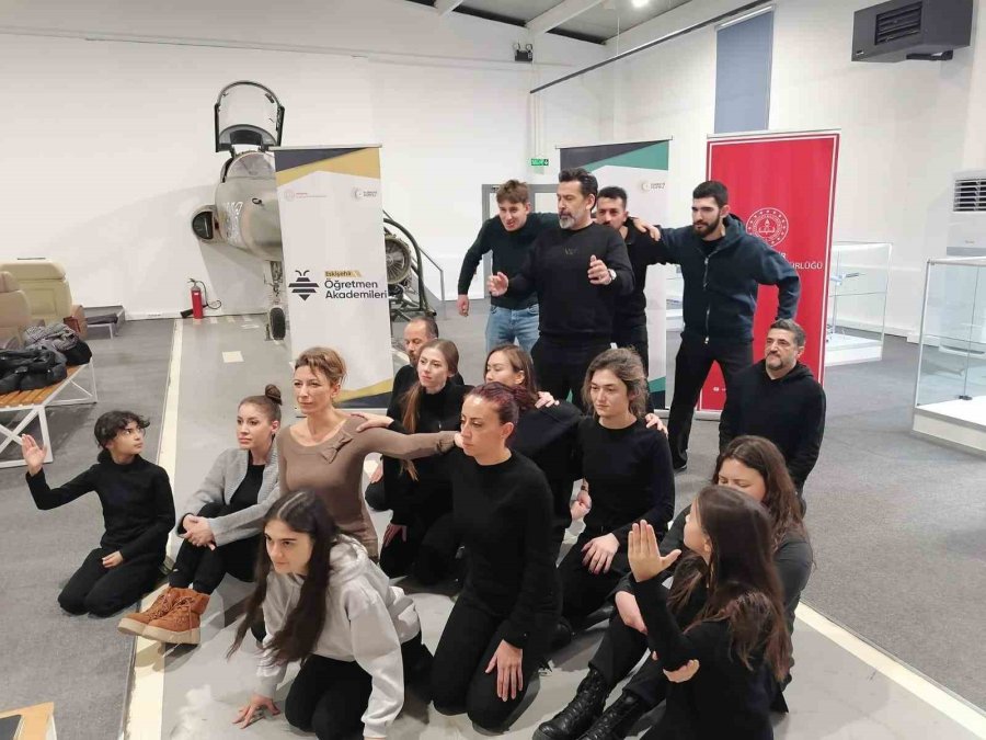 Eskişehir Öğretmen Akademilerinden "türk Romanında Kurtuluş Savaşı" Temalı Program