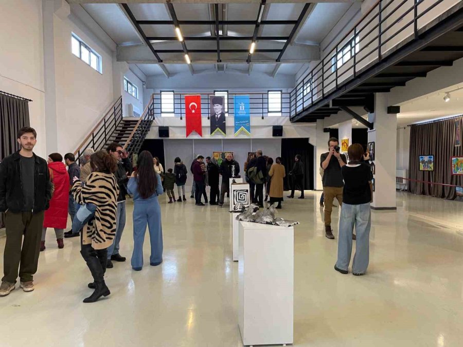 ‘nazik Kübizm’ Sergisi İle Otizmin Sanatsal Yüzü