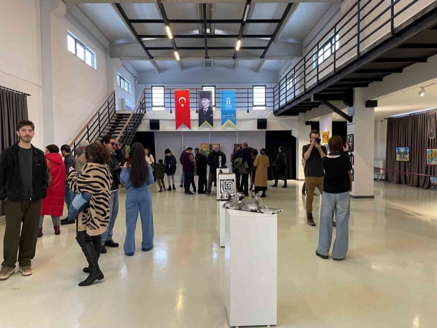 ‘nazik Kübizm’ Sergisi İle Otizmin Sanatsal Yüzü