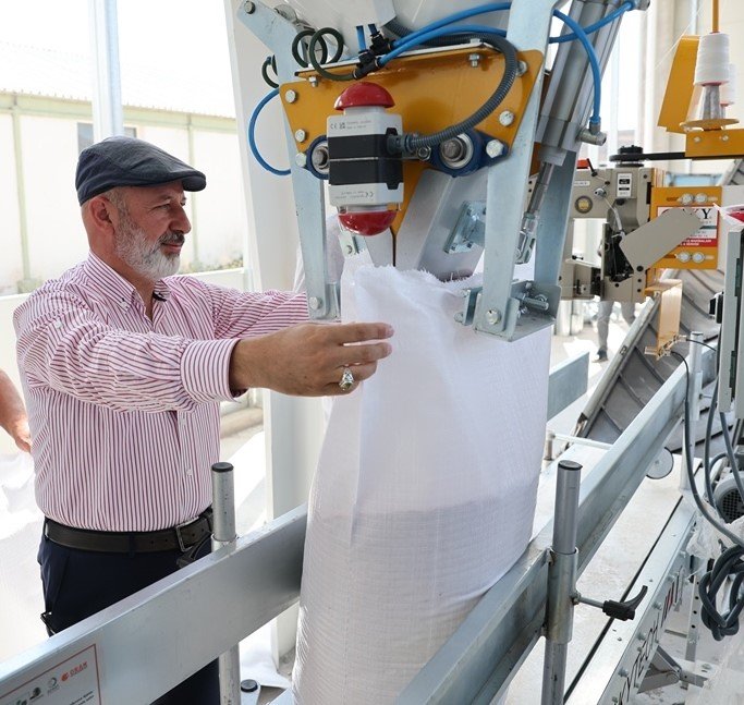 Başkan Çolakbayrakdar: “geleceğe Yön Verecek Proje İle Çiftçilerin Ürün Kalitesi Yükselirken, Üretim Gücü Artıyor”