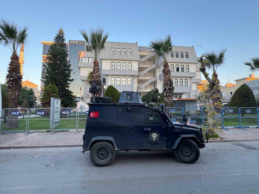 Akdeniz Belediyesinde Kayyum Göreve Başladı