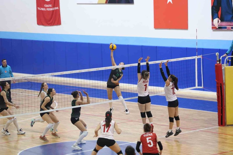 Manavgat Belediyespor Play-off Biletini Garantiledi