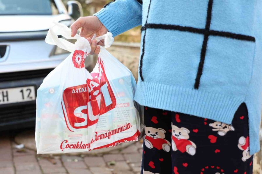 2024 Yılında Bin 506 Çocuk 49 Bin 308 Adet Mama Desteği Alırken, 11 Bin 81 Çocuk 765 Bin 648 Litre Süt Desteği Aldı