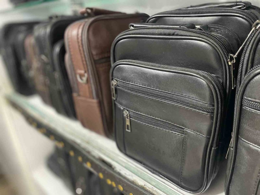 Erkekler De Kadınlar Kadar Çanta Kullanmaya Başladı