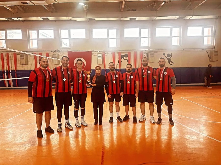 ‘kurumlar Arası Voleybol Turnuvası’ Sona Erdi