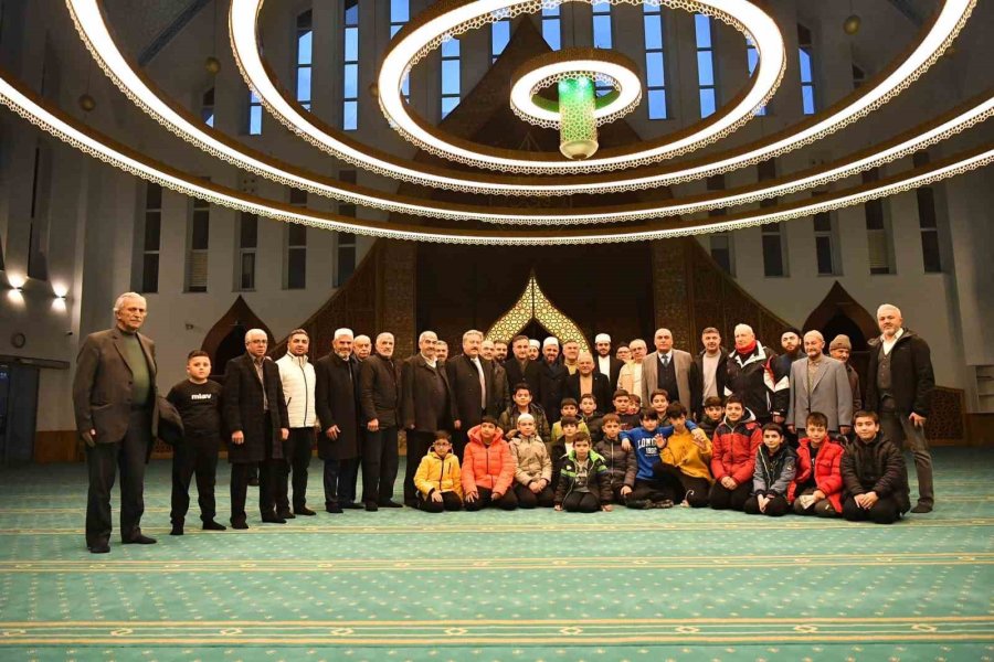Başkan Büyükklıç, Sabah Namazı Buluşmasında Çocuklarla Bir Araya Geldi
