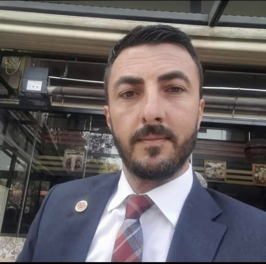 Asansör Boşluğuna Düşerek Hayatını Kaybeden Muhtar Son Yolculuğuna Uğurlandı