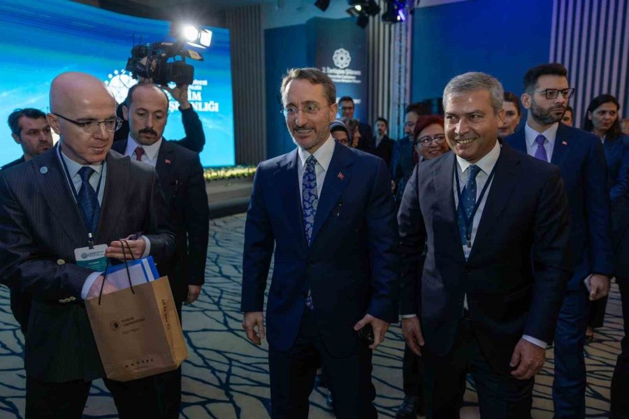 Rektör Adıgüzel, 2. İletişim Şurası Hazırlık Çalıştayı’na Katıldı