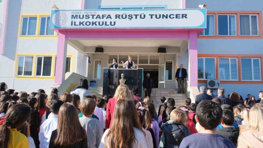 Kemer Belediye Başkanı Topaloğlu Karne Törenine Katıldı