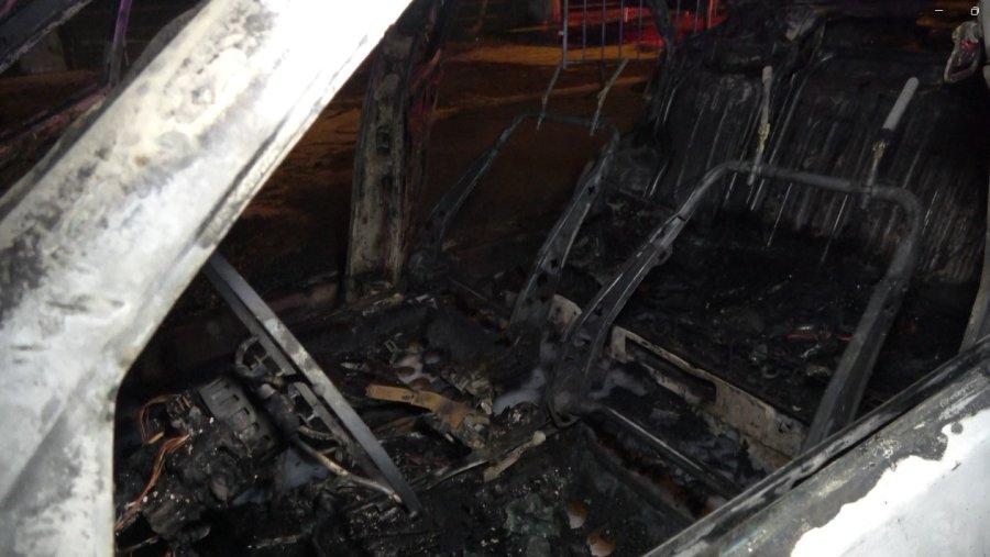 Seyir Halindeki Otomobil Alev Alev Yandı