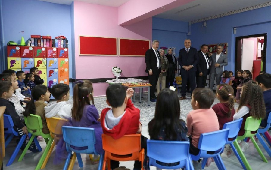 Başkan Palancıoğlu, Çocukların Karne Heyecanına Ortak Oldu