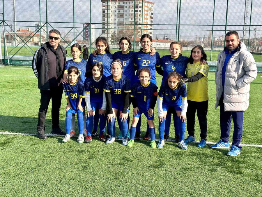 Talas 75. Yıl Mühime Germirli Orta Okulu, Gol Yemeden Namağlup Şampiyon Oldu