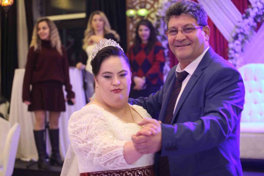 Down Sendromlu Keziban’ın Gelinlik Hayali Gerçek Oldu