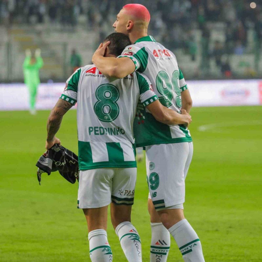 Kramer, Pembe Saçıyla Yükselişe Geçti