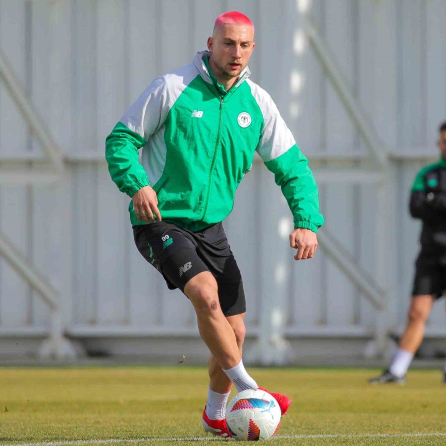 Kramer, Pembe Saçıyla Yükselişe Geçti