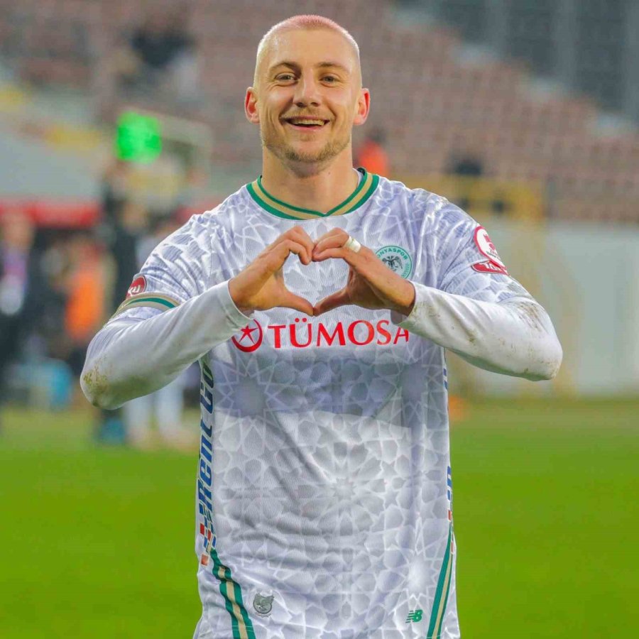 Kramer, Pembe Saçıyla Yükselişe Geçti